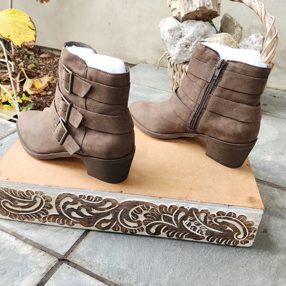 Western Chic Sole Society Buckled Suede Booties - Picture 12 of 15